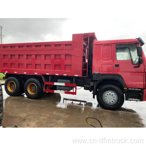 Used dump truck loading 30 tons